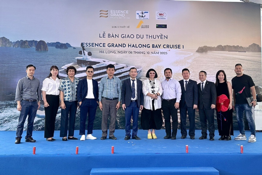 Du Thuyền Essence Grand Cruise Tiêu Chuẩn 6 Sao chính thức được bàn giao thành công